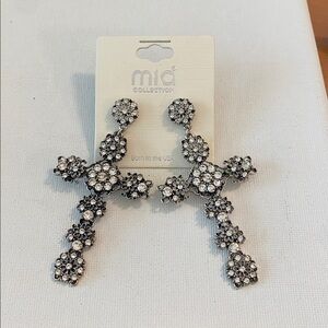 Mia Rhinestone Cross earrings NWT